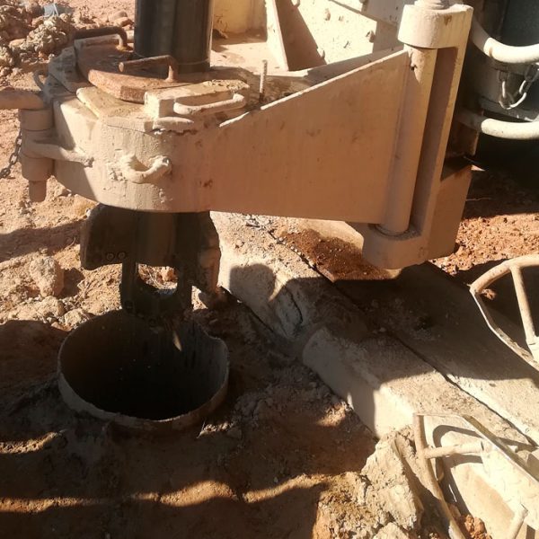 torre de sondeo trabajando
